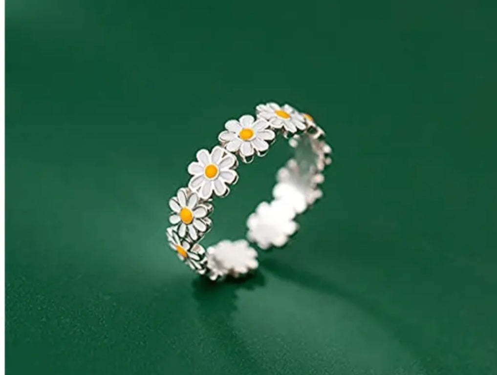 Daisy chain adjustable ring